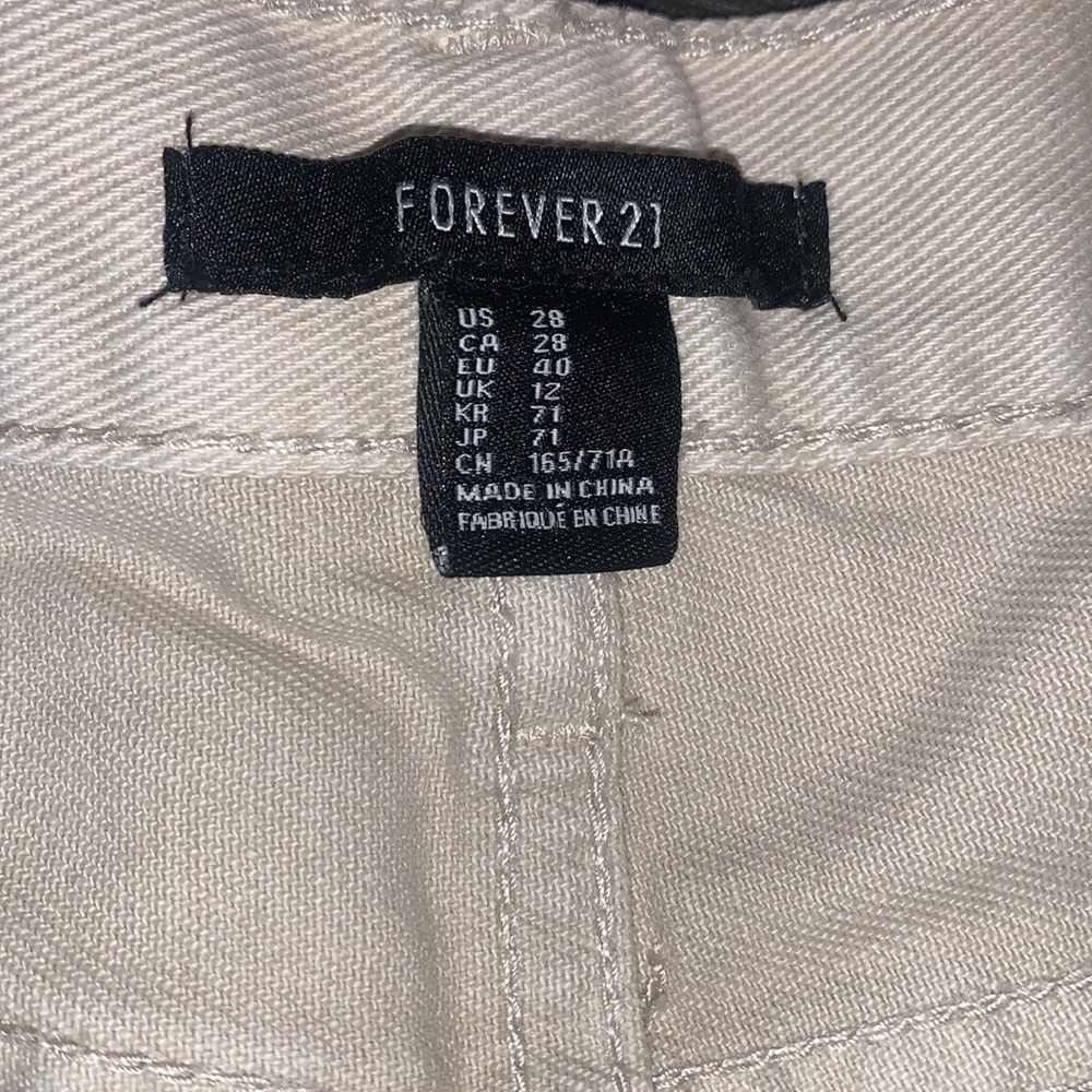 Forever 21 Khaki Studded Distressed Cut Off Denim Shorts Size 28 - Picture 7 of 8